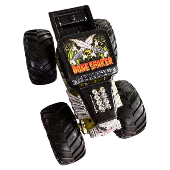 Hot Wheels Monster Truck Bone Shaker 1:64 toy - Picture 2 of 3